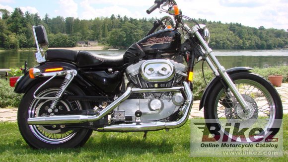 1998 Harley-Davidson 883 Sportster Standard photo